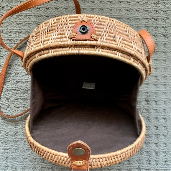 round bag - Picture 2 of 3